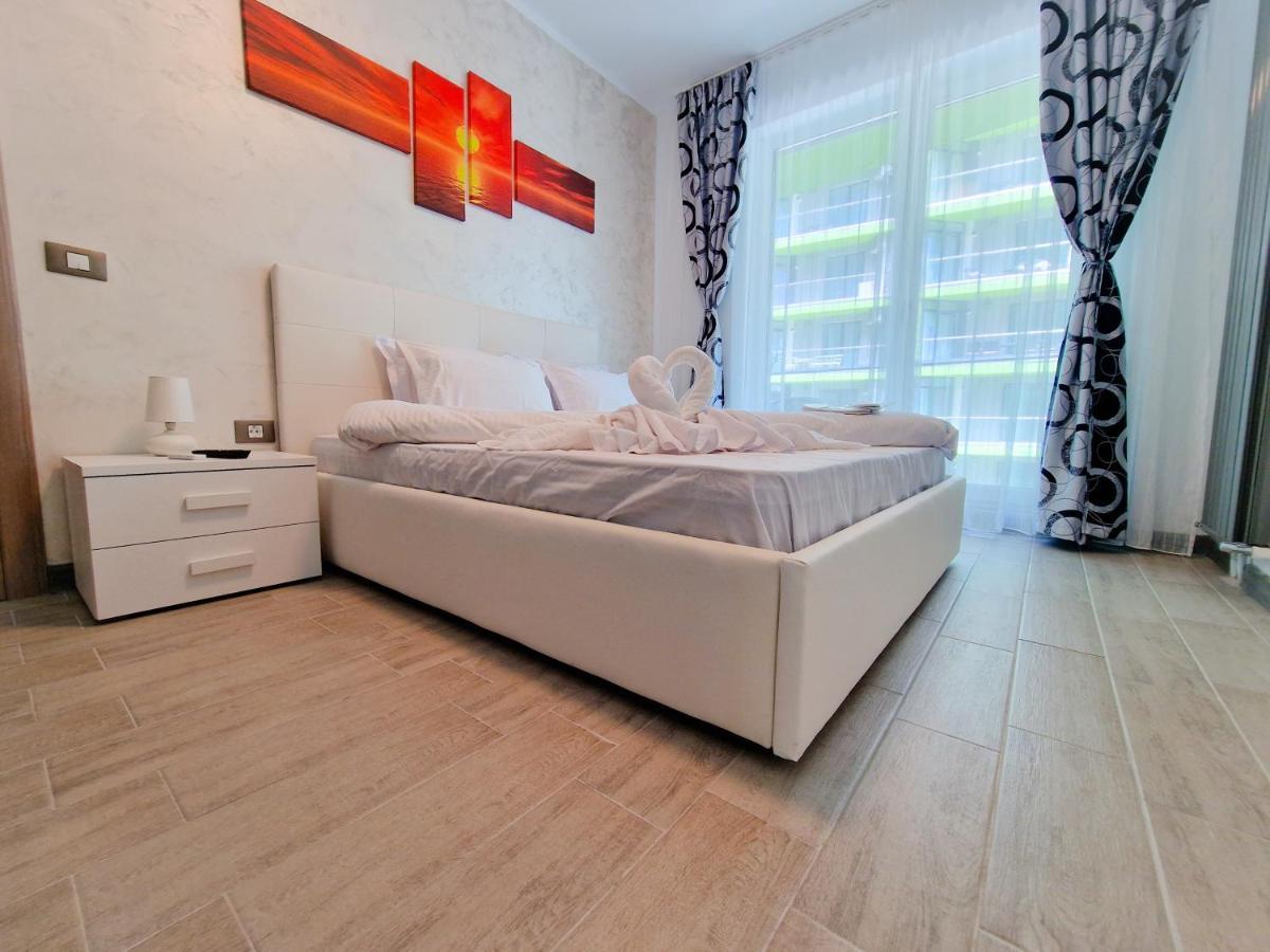 Sole Aparthotel Pool & Spa Mamaia Nord Navodari Exterior photo